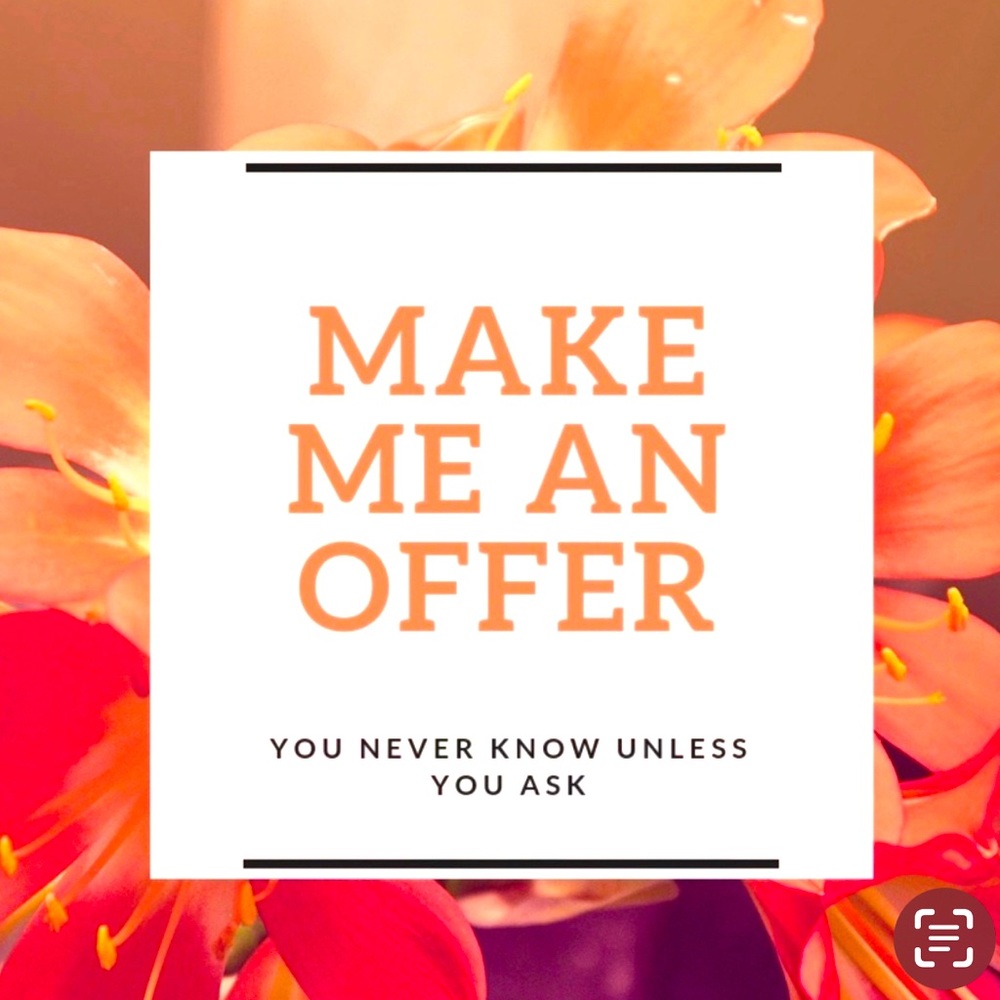 ASKING MY POSH SHOPPERS to Make me an OFFER ON THE ITEMS YOU LIKE🌹